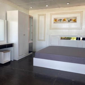 รุ่น Haland ขาว